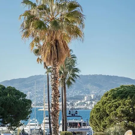 Apartment Le Petit Palais By Halldis Cannes