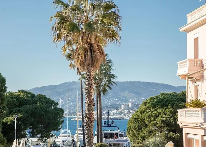 Apartment Le Petit Palais By Halldis Cannes