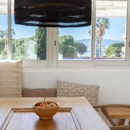 Le Petit Palais By Halldis *