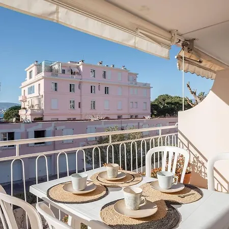 Le Petit Palais By Halldis *