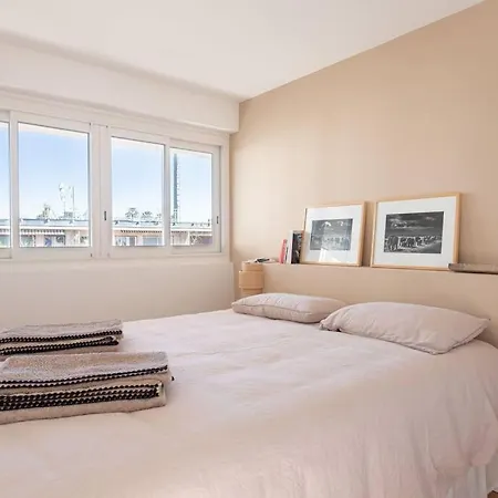 Le Petit Palais By Halldis